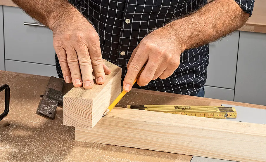 Outdoor Hundehaus mit Dach bauen