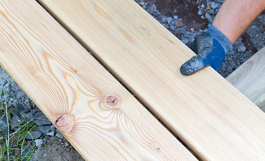 Terrassendielen aus Lärche verlegen
