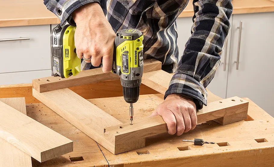 Hocker aus Beton und Holz bauen