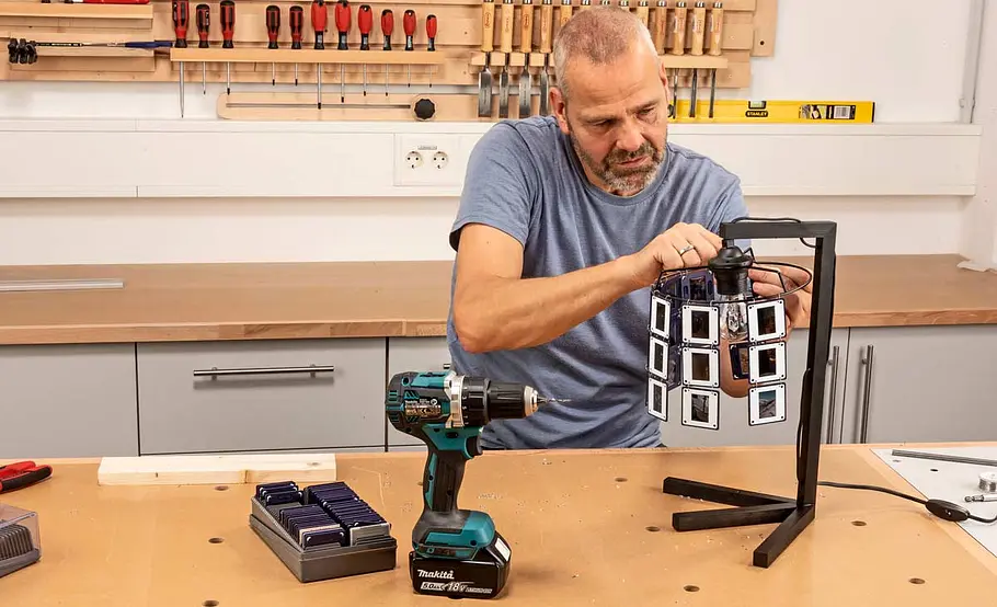 Leuchte aus Diarahmen bauen