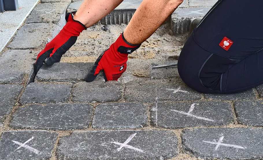Schmutzfangmatte in Boden einlassen