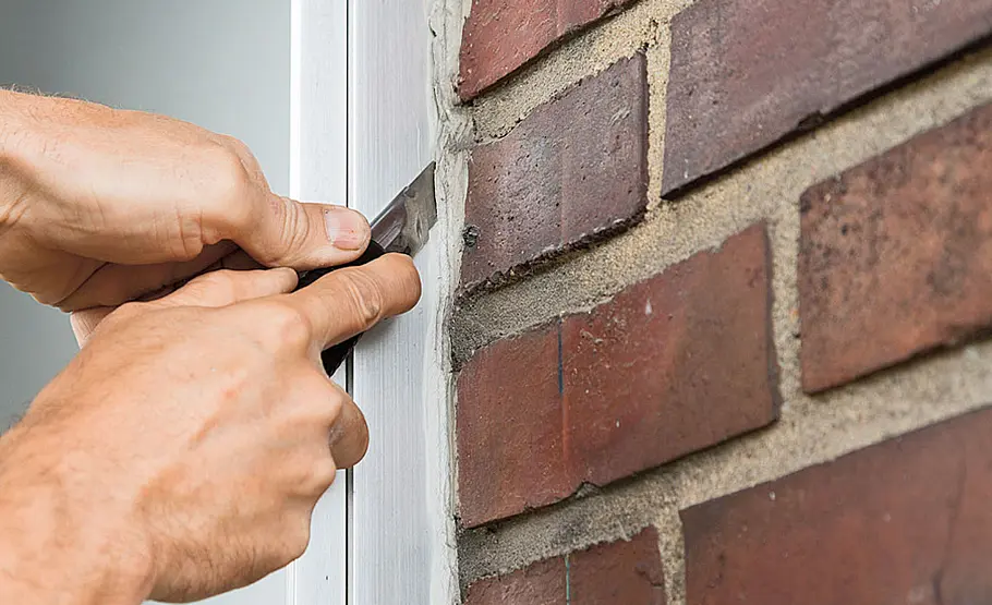 Haustür aus Aluminium einbauen