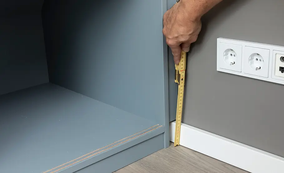 Dachschrägenschrank: Einbau