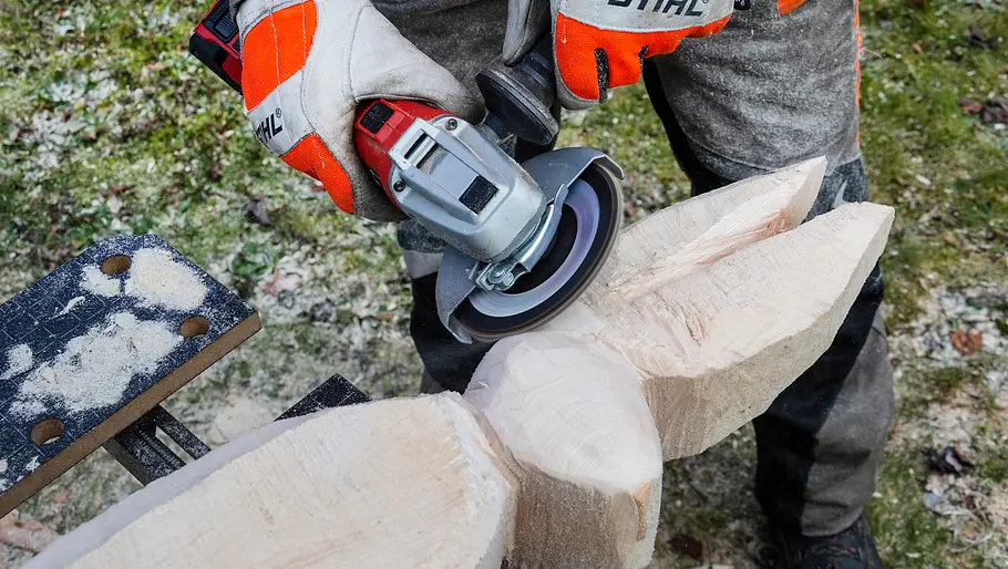 Die Scheibe kann bei dem frischen Holz auch mit Druck verwendet werden