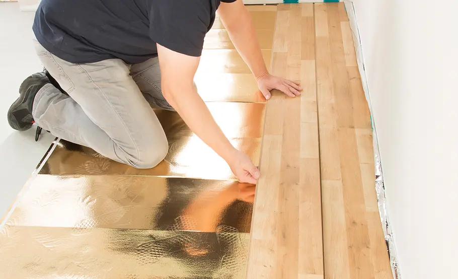 Laminat in Holzoptik selbst verlegen