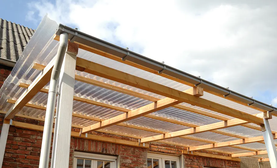 Luftige Pergola aus Holz selber bauen