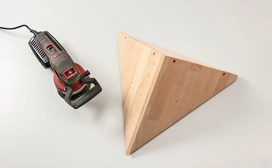 Kleines Regal für Ecke bauen