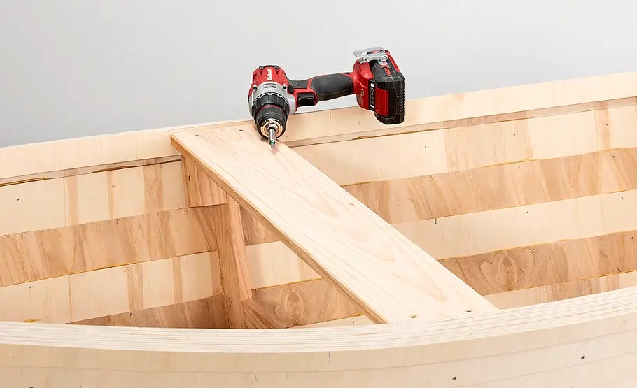 Hochbeet-Boot bauen