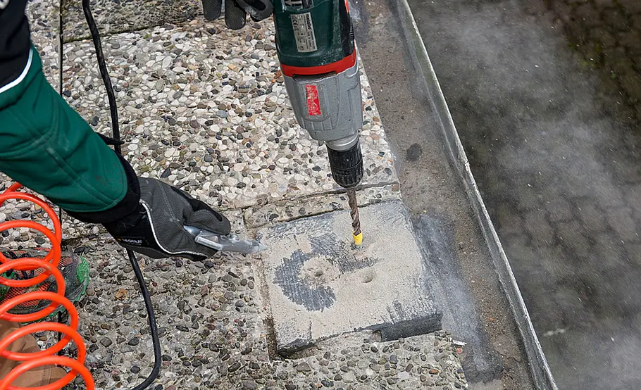 Löcher in Fertigbeton bohren