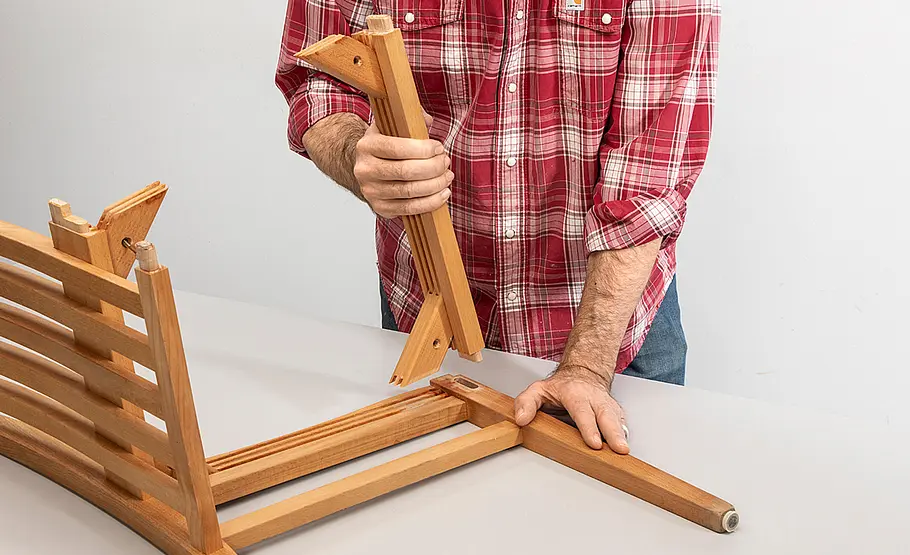 Holzstuhl reparieren