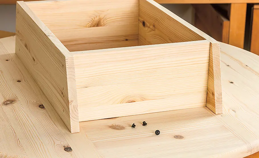 Bierkasten-Stehtisch bauen
