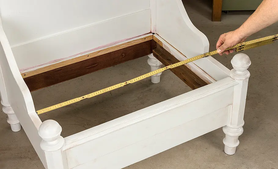 Sessel aus altem Bett bauen