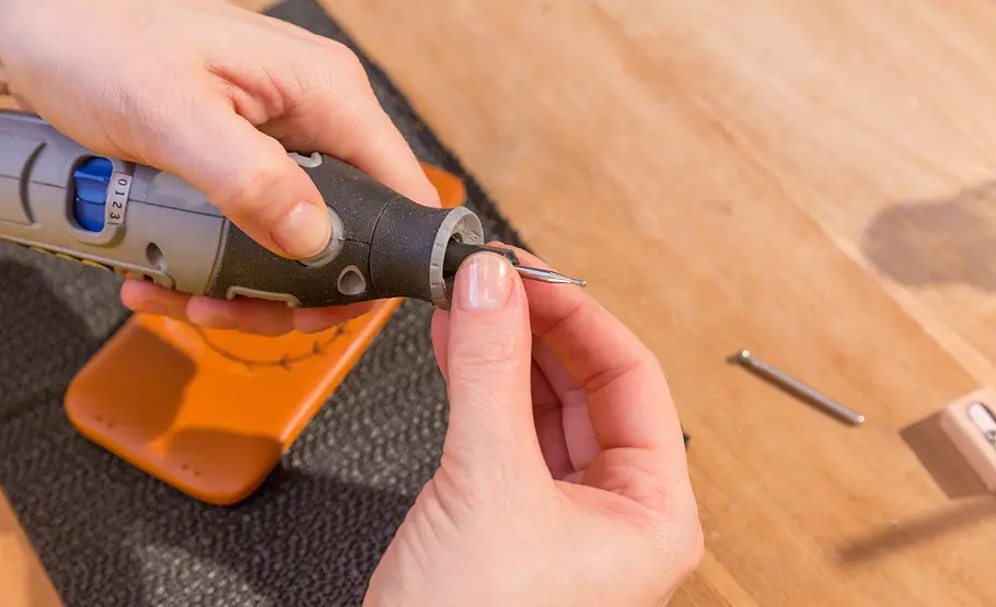 Handyhülle aus Leder gravieren