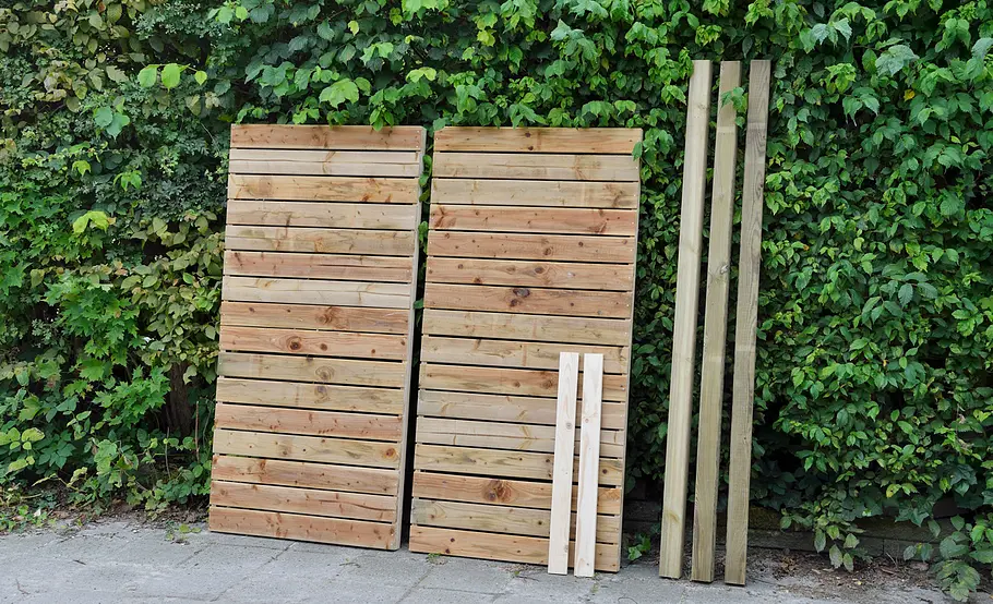 Moderne Gartendusche bauen
