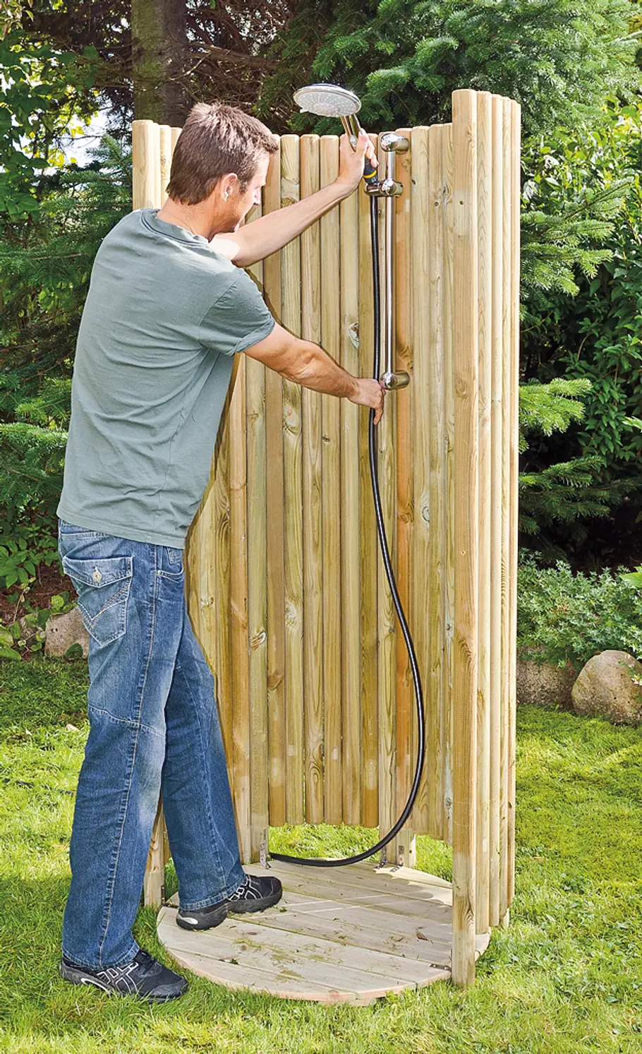 Mobile Gartenbrause mit Sichtschutz bauen