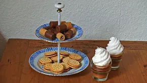 Etagere selber machen - Foto: DIY Academy Etagere selber machen - Foto: DIY Academy