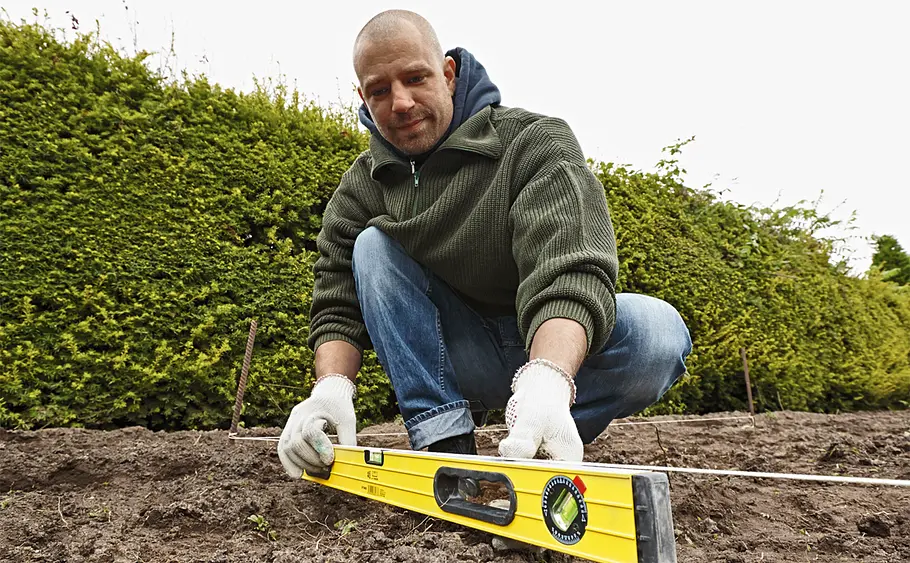 Steinmauer für den Garten aus Klinker