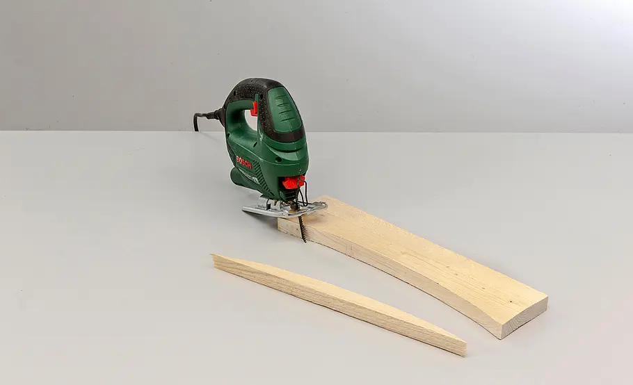 Sägerauen Holzstuhl bauen