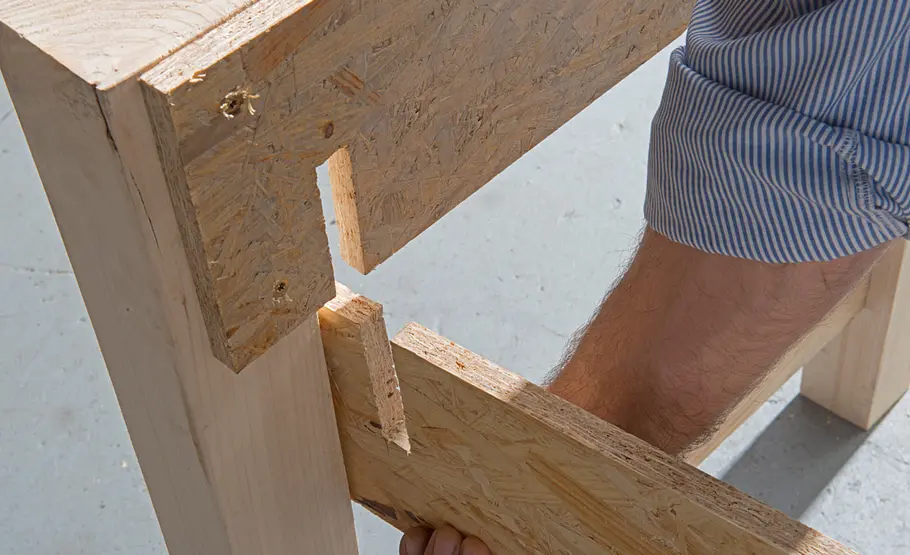 Werkbank mit Werkzeughalter