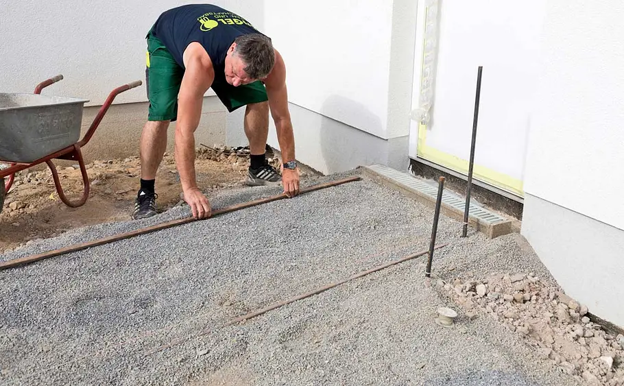 Weg zum Haus pflastern