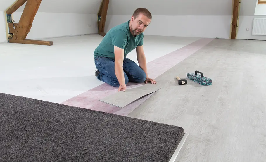 Vinyl-Fußboden verlegen