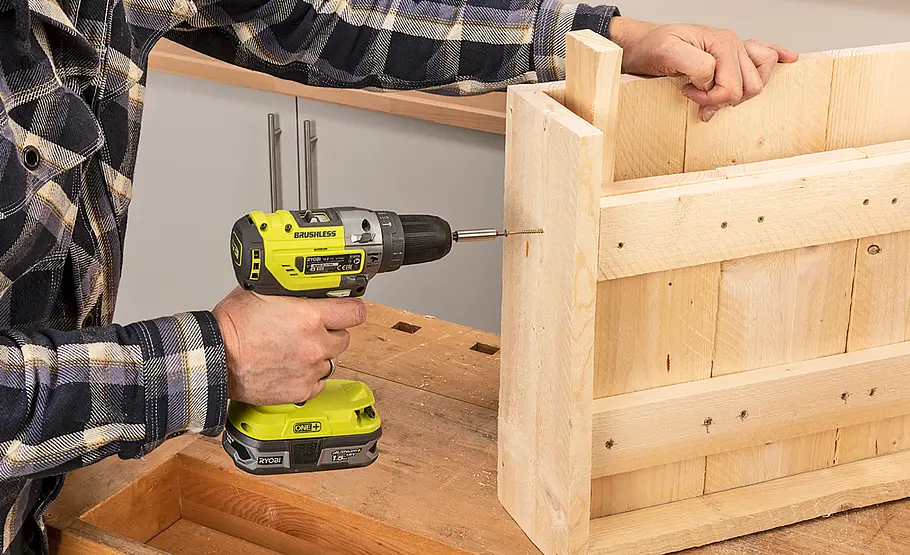 Hocker aus Beton und Holz bauen