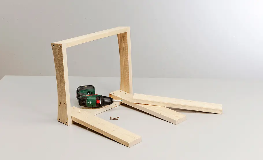 Sägerauen Holzstuhl bauen