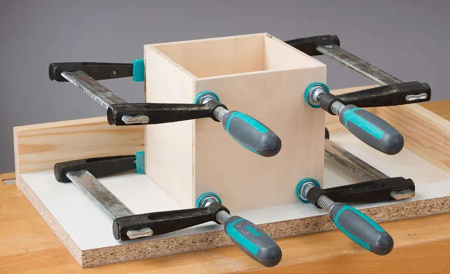 Pendelleuchte in Betonoptik selber bauen