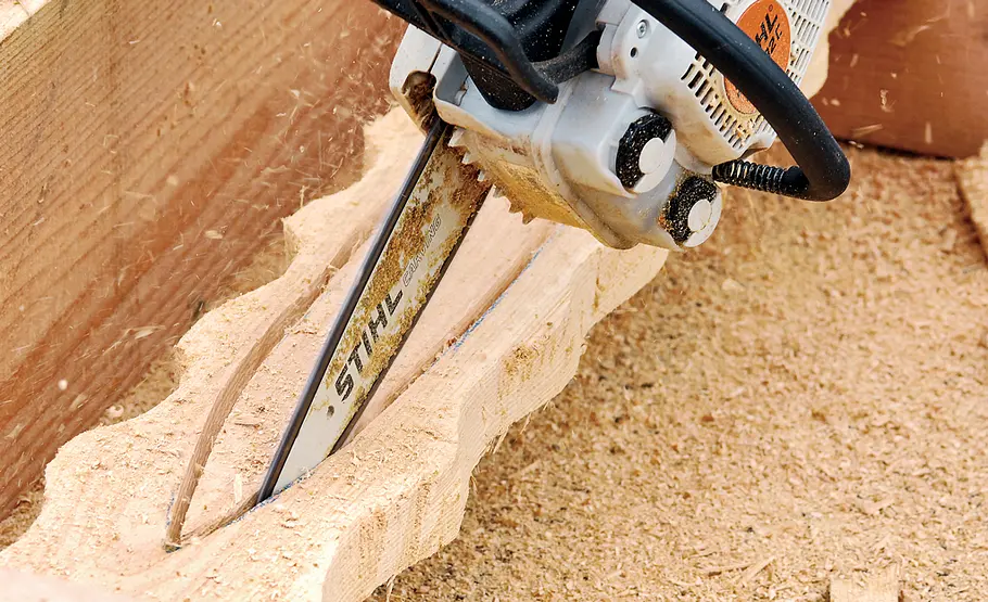 Carving: Bank schnitzen mit der Motorsäge