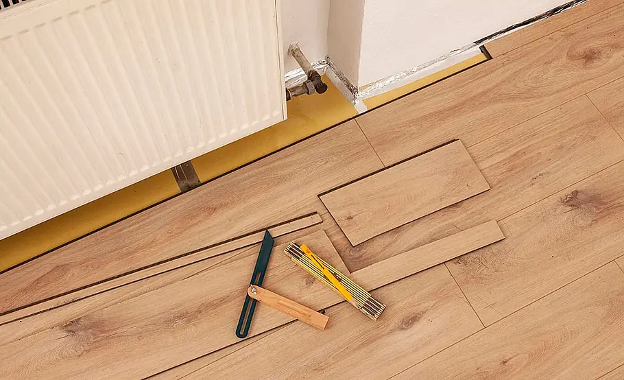 Laminat richtig verlegen – von Raum zu Raum
