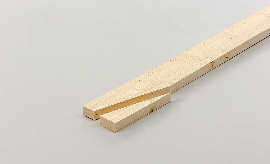 Sägerauen Holzstuhl bauen
