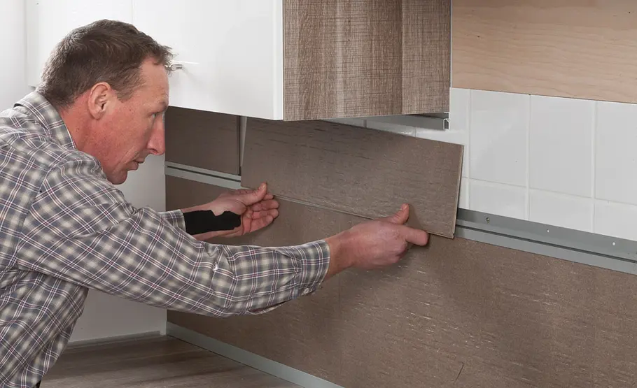Küchenrückwand mit Wandpaneelen verkleiden
