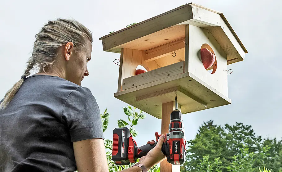Begrüntes Vogelfütterhäuschen selber bauen