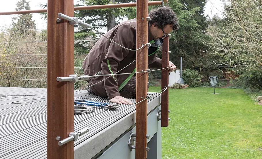 Hochterrasse aus Holz – Geländer