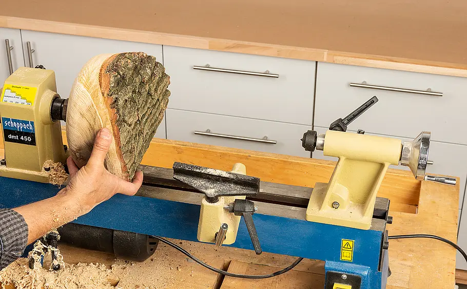 Anleitung: Holzschüssel aus Baumstamm drechseln