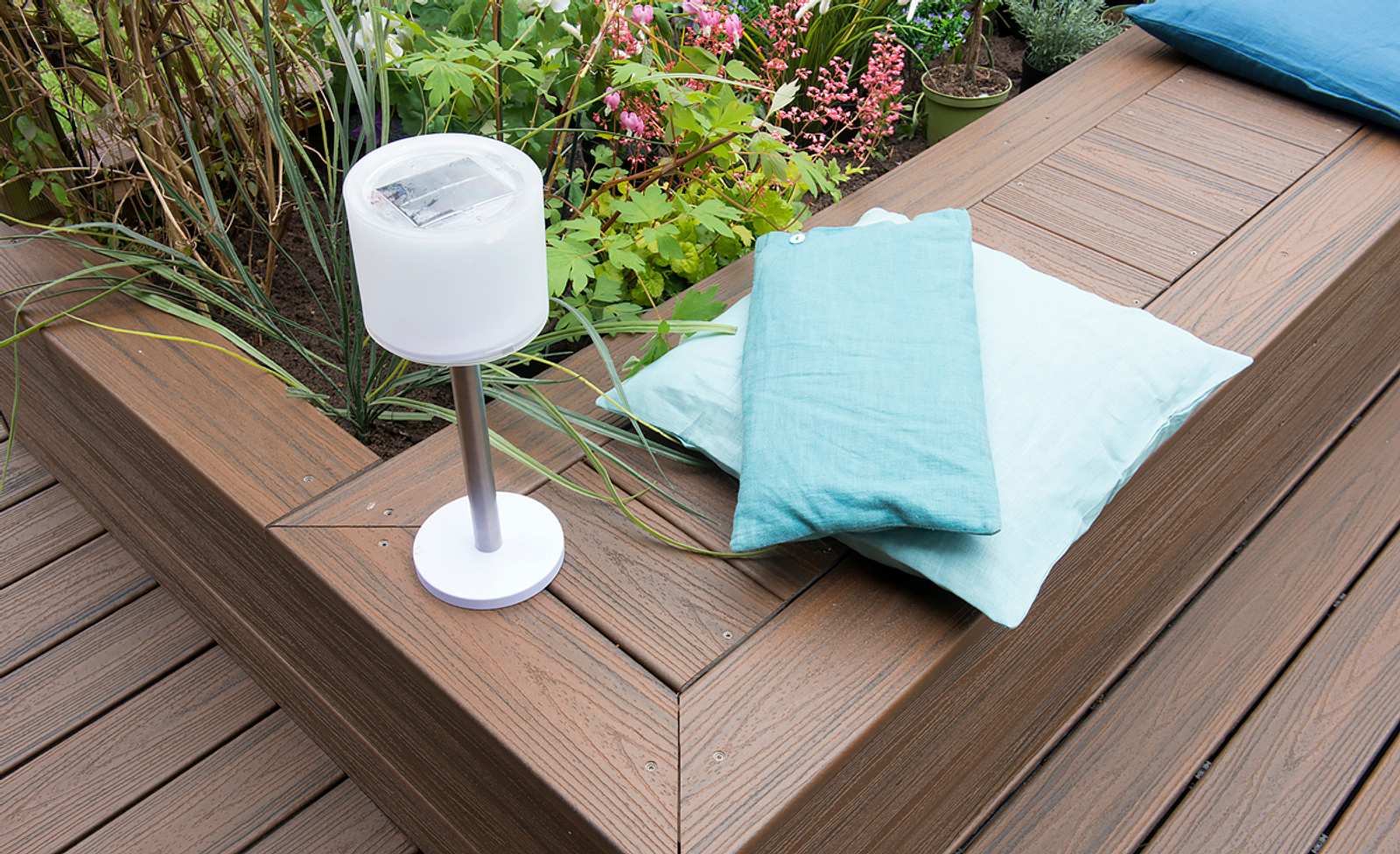 Kastenbeet: Kleines Hochbeet aus Terrassendielen bauen | Selbst