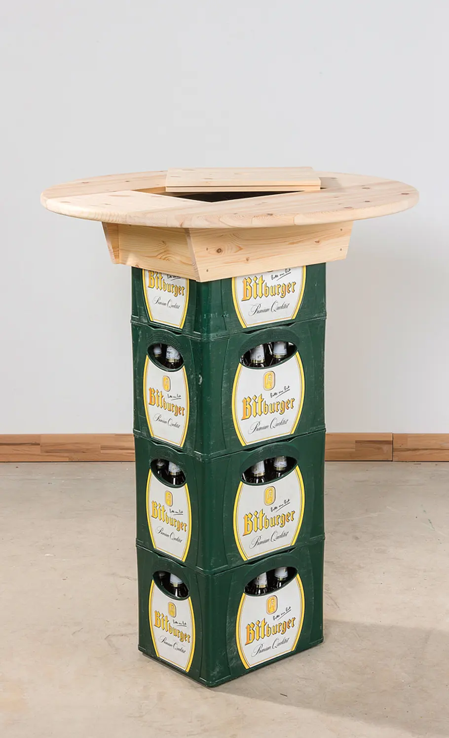 Bierkasten-Stehtisch bauen