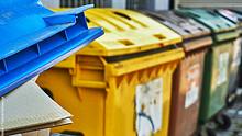 Papiermüll, gelbe Tonne oder Restmüll. Hier erfahren Sie alles zur Müllentsorgung. - Foto: iStock / Thomas Demarczyk