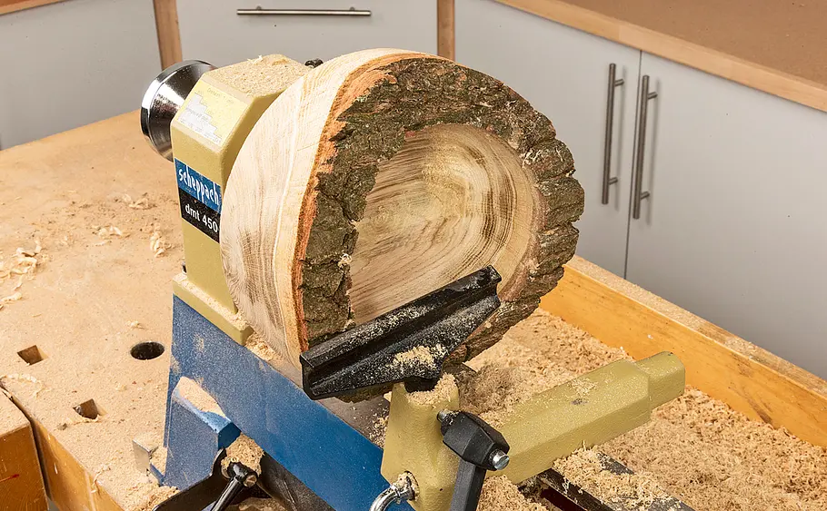 Anleitung: Holzschüssel aus Baumstamm drechseln