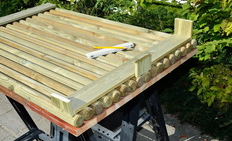 Holzverkleidung für Mülltonnen