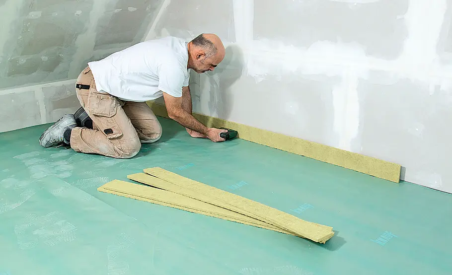 Trockenestrich auf Schüttung verlegen