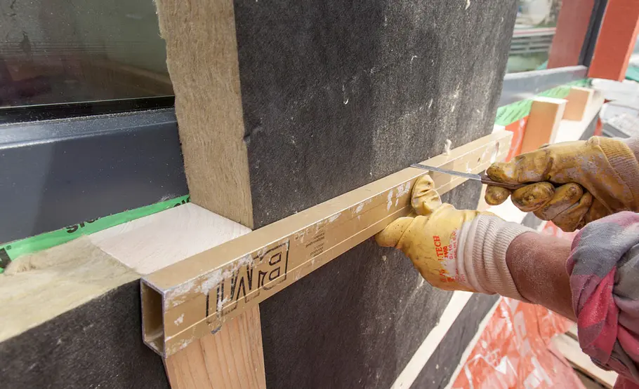 Fassade verkleiden mit Holz