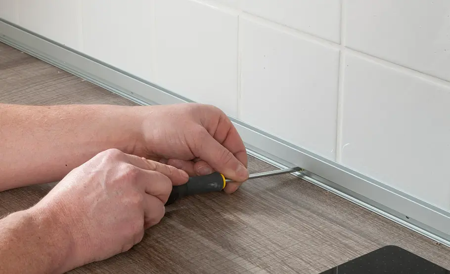 Küchenrückwand mit Wandpaneelen verkleiden