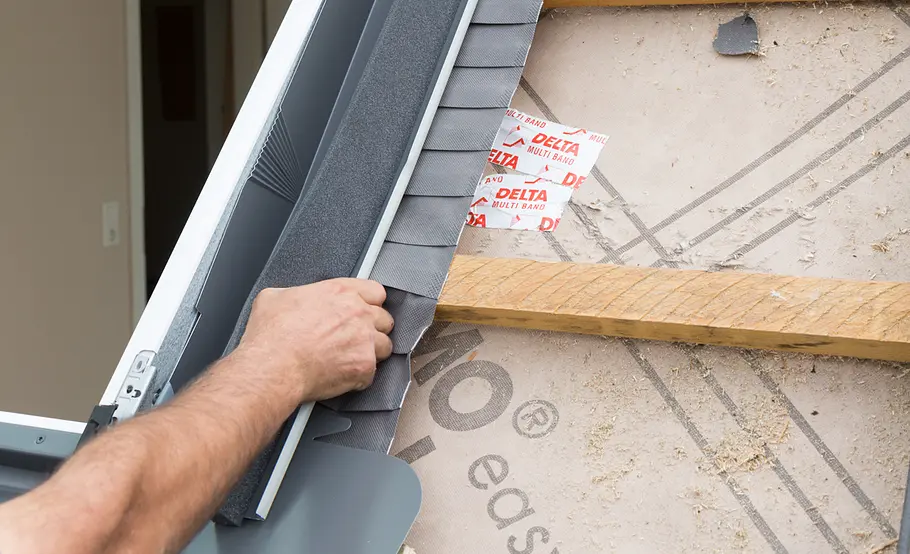Velux Dachfenster mit Verdunkelungsrollo einbauen