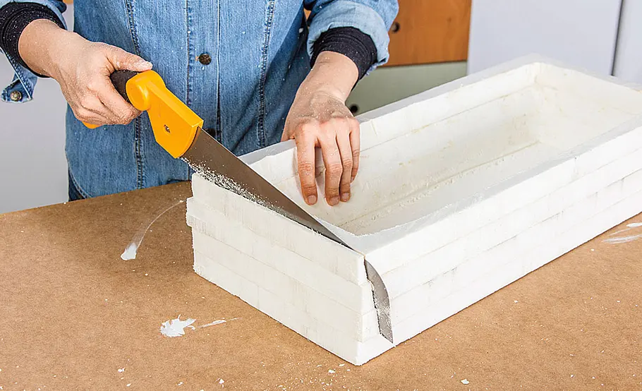 Leichten Pflanzkasten in Beton-Optik selber bauen