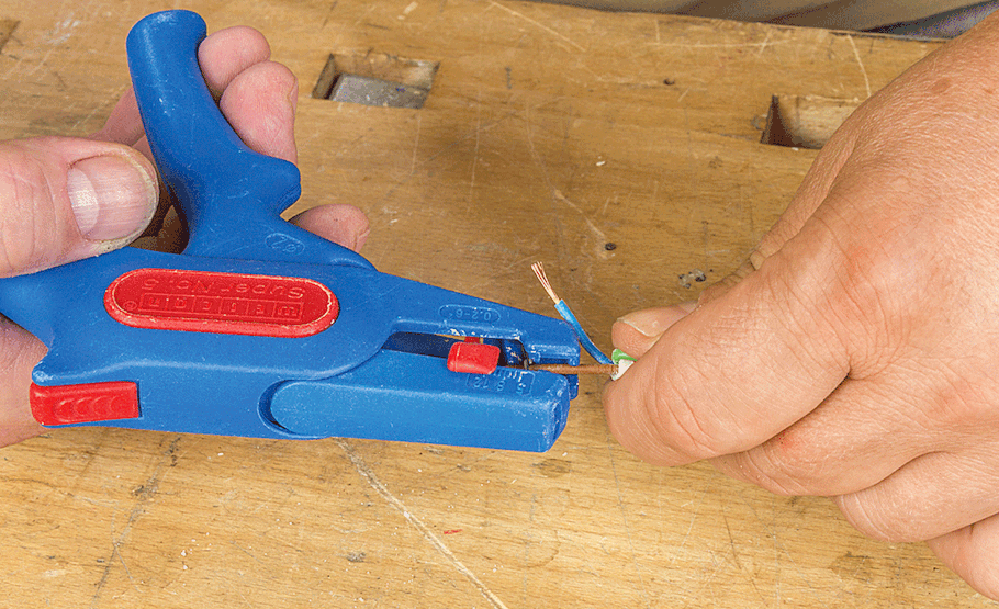 Upcycling-Leuchte aus Fleischwolf selber bauen