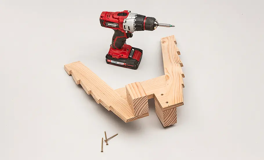 Hochbeet-Boot bauen