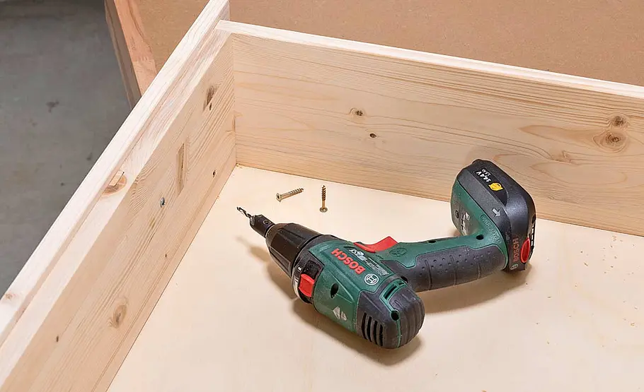 Schrank für unter die Treppe bauen