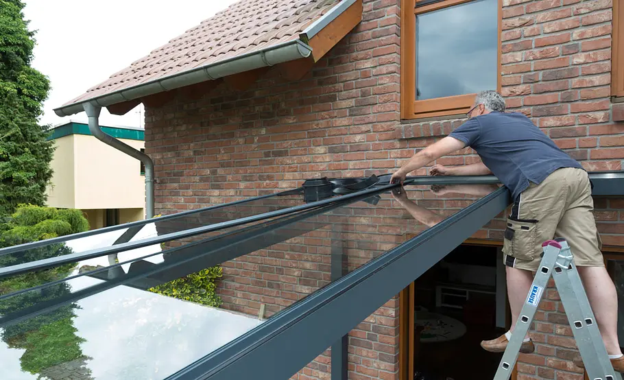 Terrassenüberdachung aus Alu und Glas bauen