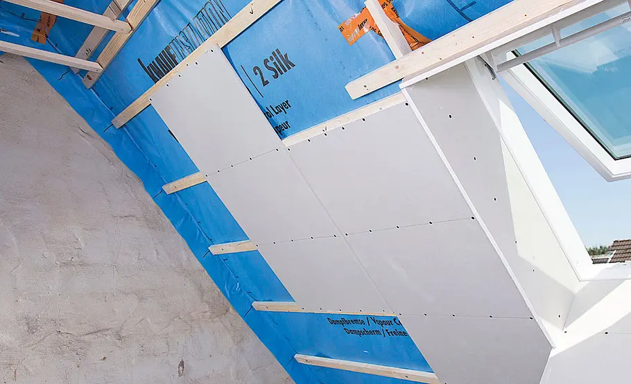 Dachstuhl mit Trockenbauplatten verkleiden